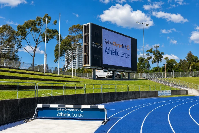 Out of home media LED display installed by Innovateq