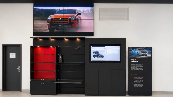 Digital signage screen installation by Innovateq
