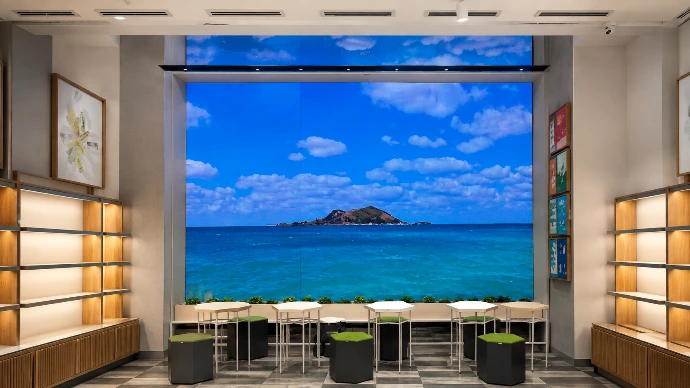 LED display installation by Innovateq